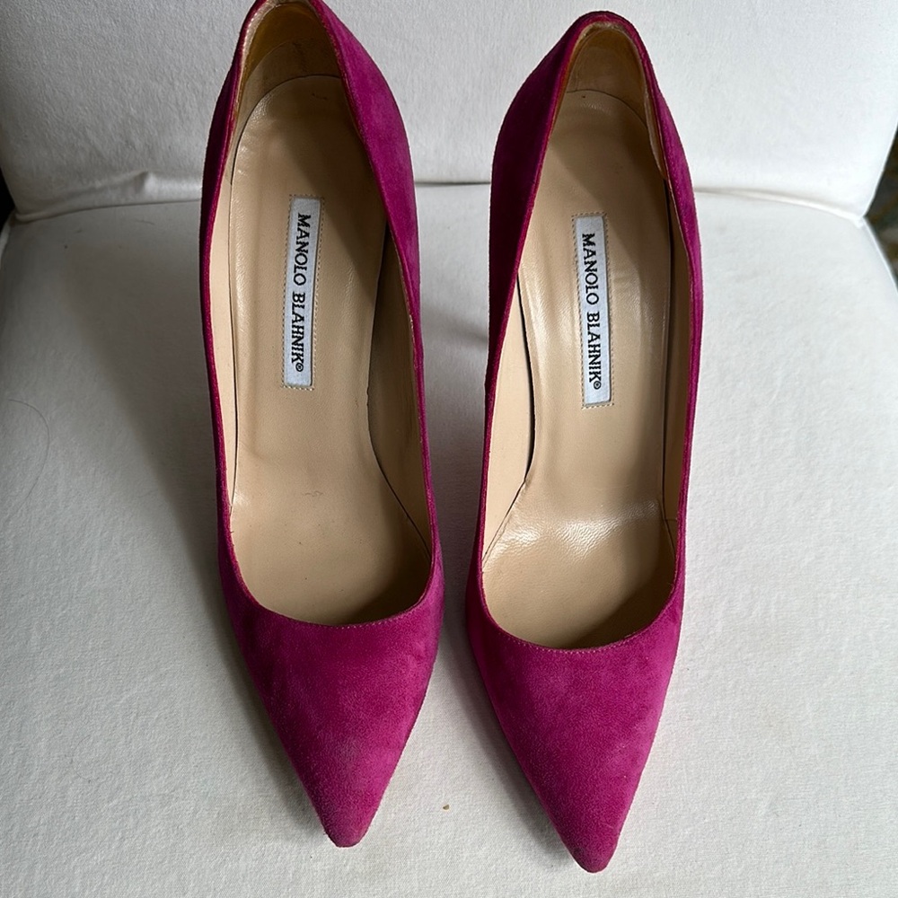 Manolo Blahnik Fuchsia Suede Heels